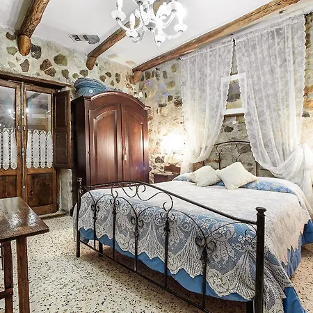 Sleeps 4 Brienza
